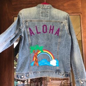 Embroidered Hawaii Levi’s Denim Jacket Women’s Med